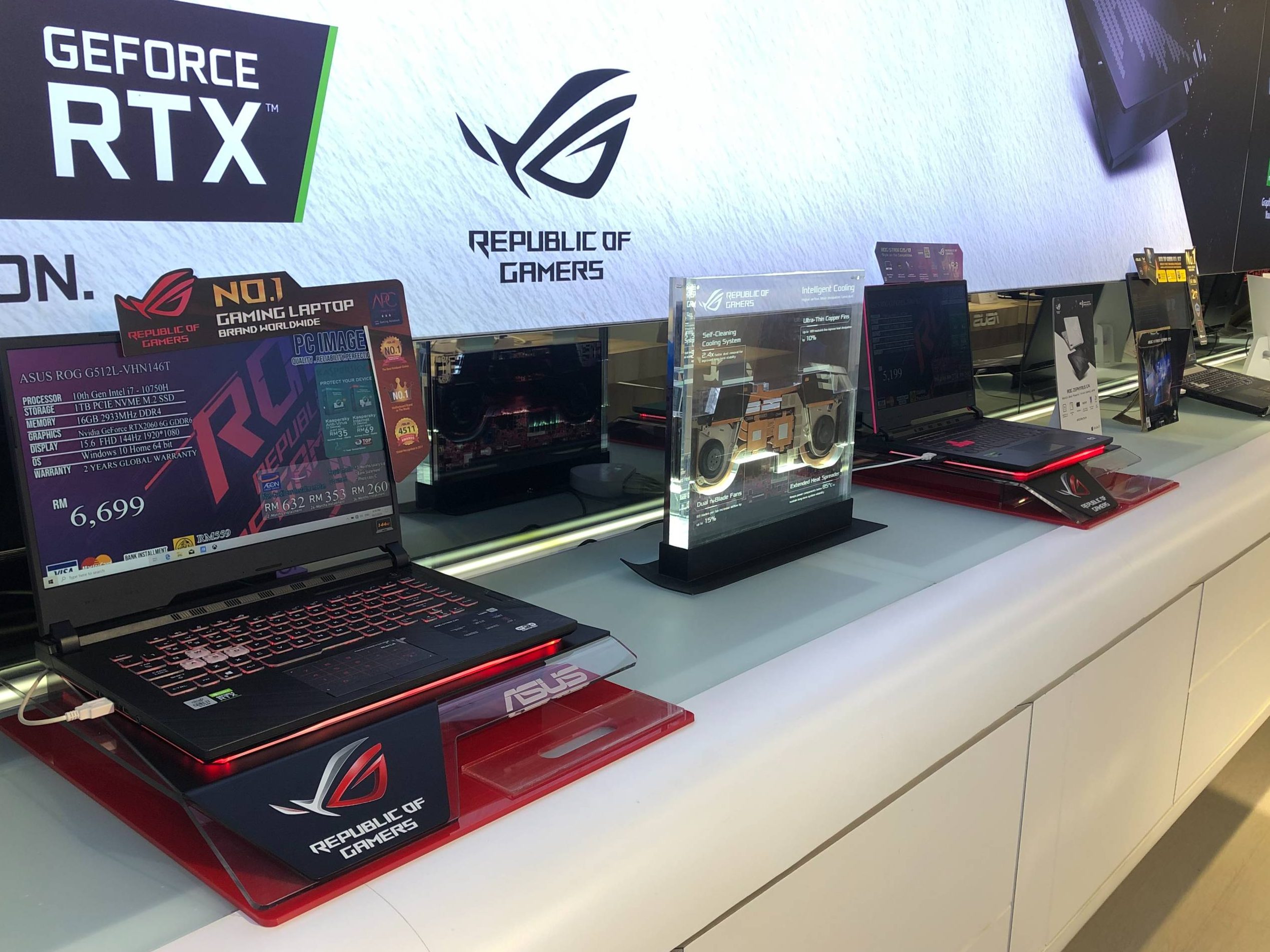 asus concept store kompleks karamunsing