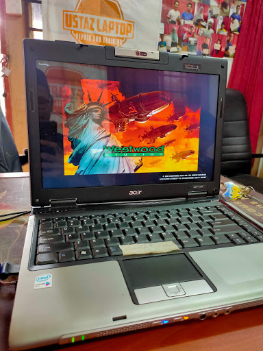 Ustaz Laptop Kok Lanas