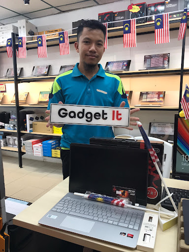 Kedai Komputer Gadget IT Tanah Merah