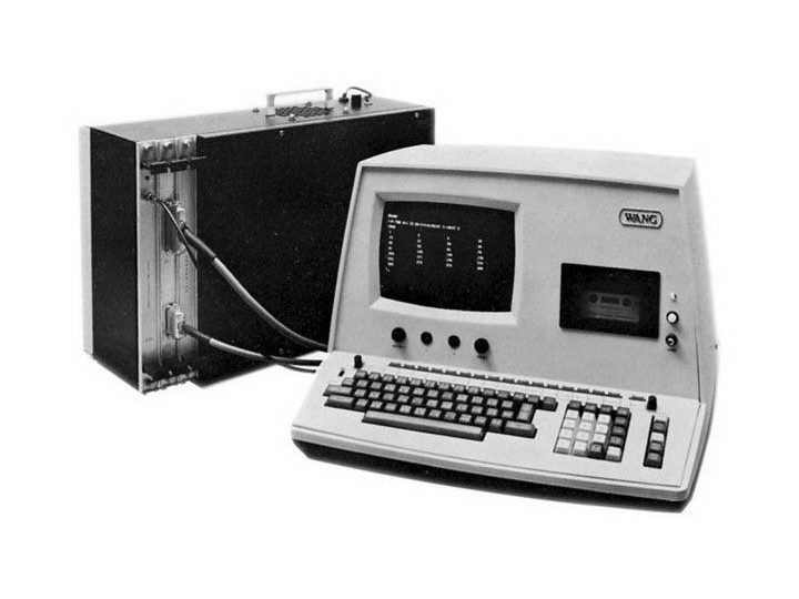 initial tech komputer