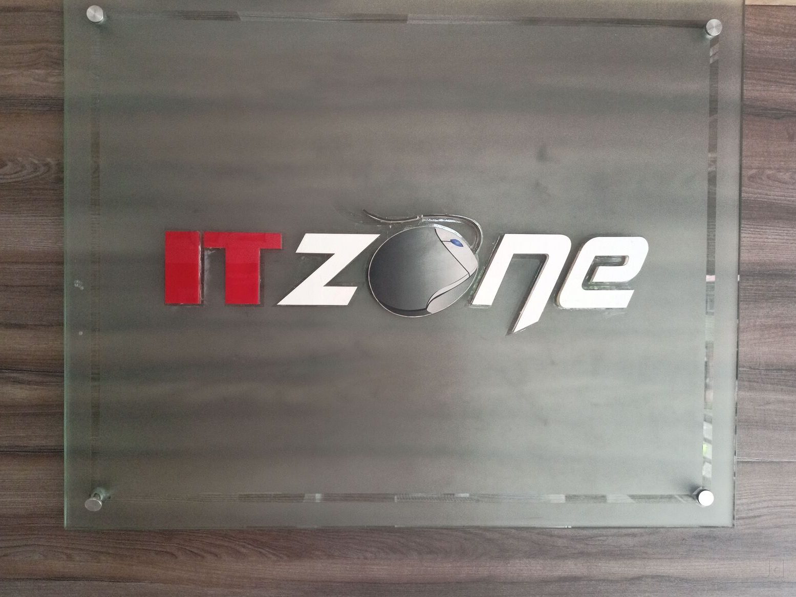 it zone sales service centre