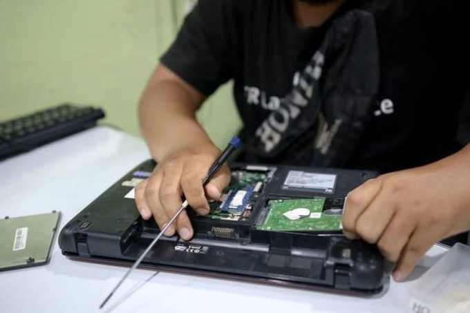 laptop repair di pdampang malaysia servis cepat