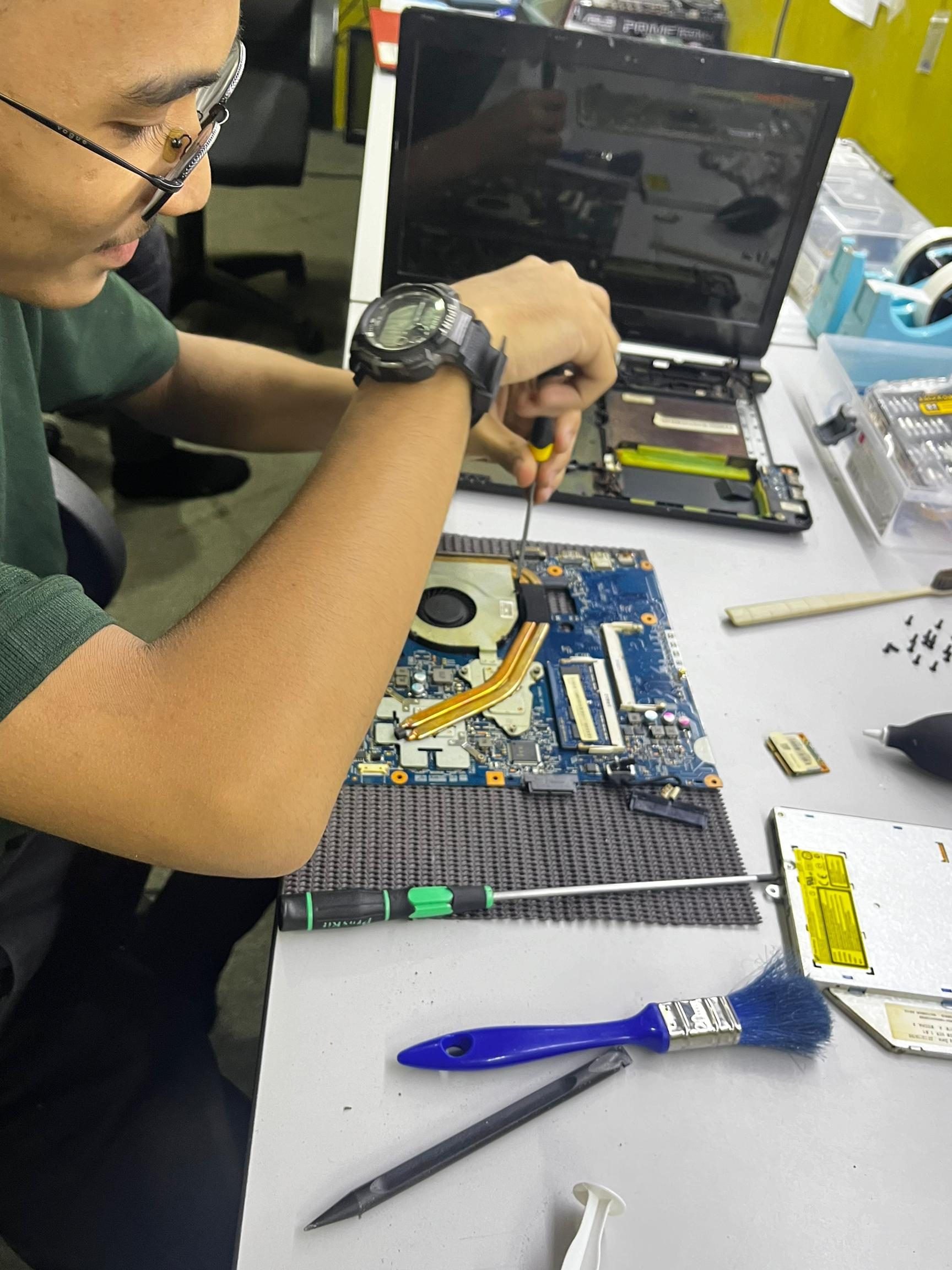 ustaz pc repair service
